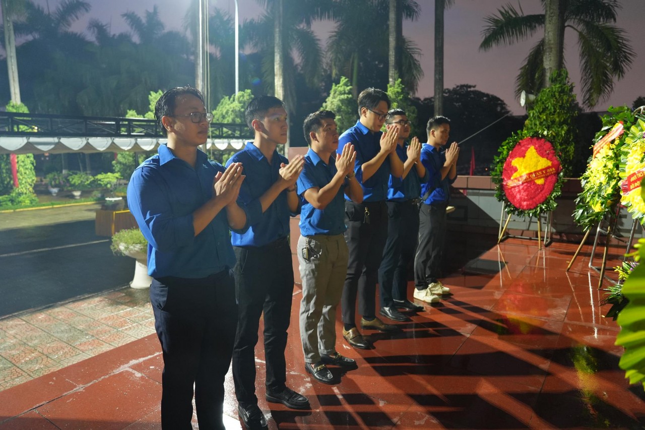 Đoàn Thanh niên DATC tri ân các anh hùng liệt sỹ