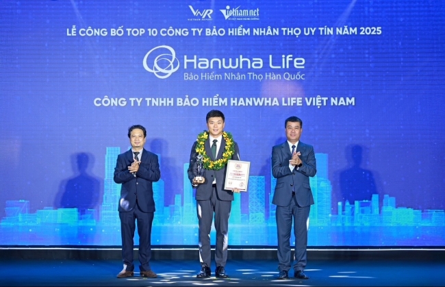 hanwha life viet nam duoc vinh danh trong top 10 cong ty bao hiem nhan tho uy tin 2025