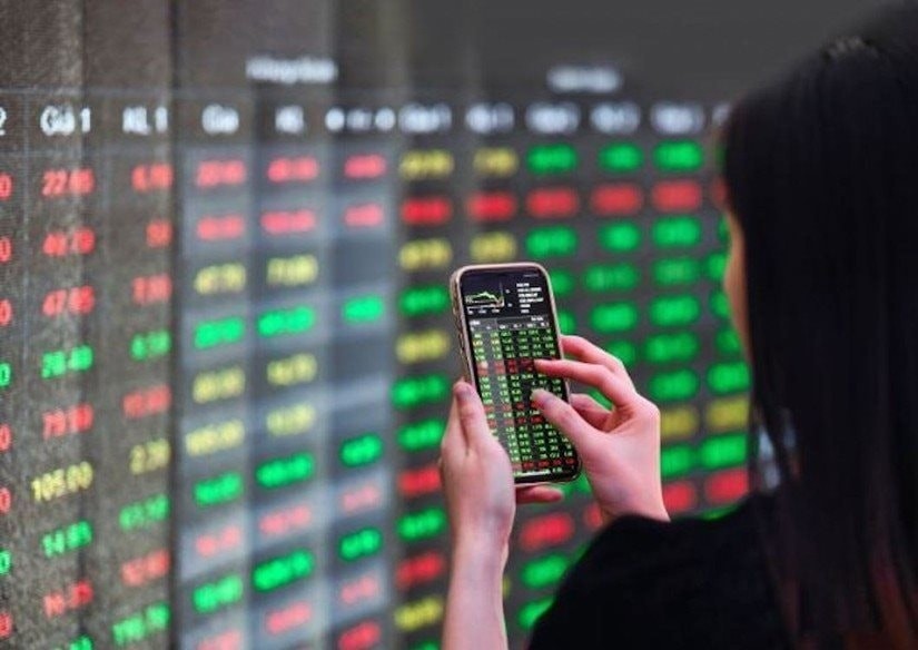 Chứng khoán ngày 10/11: Tâm lý thận trọng bao trùm, VN-Index tiếp tục giảm điểm