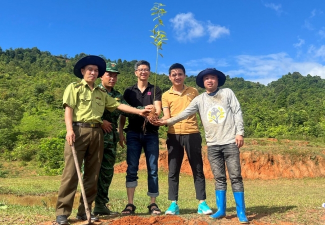 trong 60000 cay ban dia nham phuc hoi rung tai son la