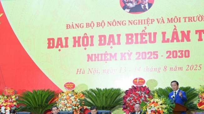 pho thu tuong tran hong ha viet nam dang khang dinh vai tro tien phong trong bao ve moi truong va da dang sinh hoc