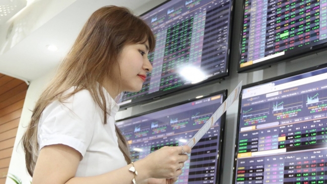 chung khoan ngay 198 vuot giang co vn index giu vung da tang
