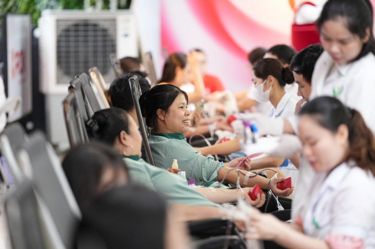 Cán bộ nhân viên ROX Group góp những Giọt thương, lan tỏa giá trị sống đẹp Cán bộ nhân viên ROX Group góp những Giọt thương, lan tỏa giá trị sống đẹp