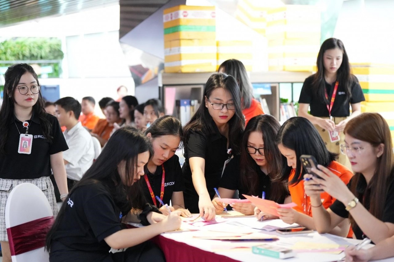 Cán bộ nhân viên ROX Group góp những Giọt thương, lan tỏa giá trị sống đẹp Cán bộ nhân viên ROX Group góp những Giọt thương, lan tỏa giá trị sống đẹp