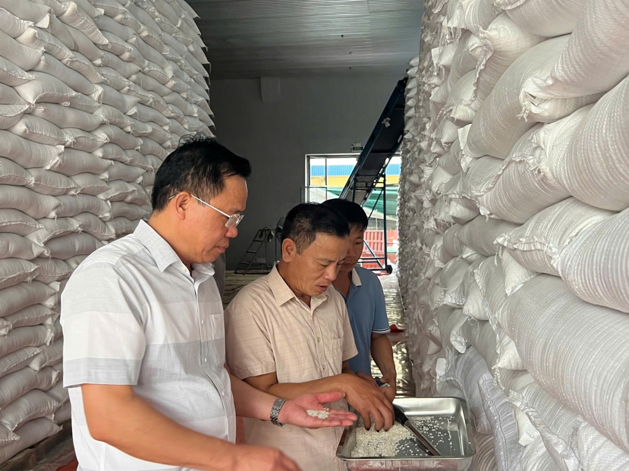 Xuất cấp gạo, vật tư, thiết bị dự trữ quốc gia cho Điện Biên và Sơn La khắc phục hậu quả mưa lũ