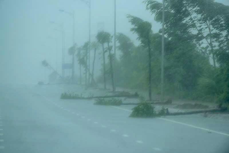 Phó Thủ tướng Trần Hồng Hà: Các địa phương tiếp tục triển khai công việc ứng phó bão số 5, quan trọng nhất là “bảo đảm an toàn cho nhân dân”