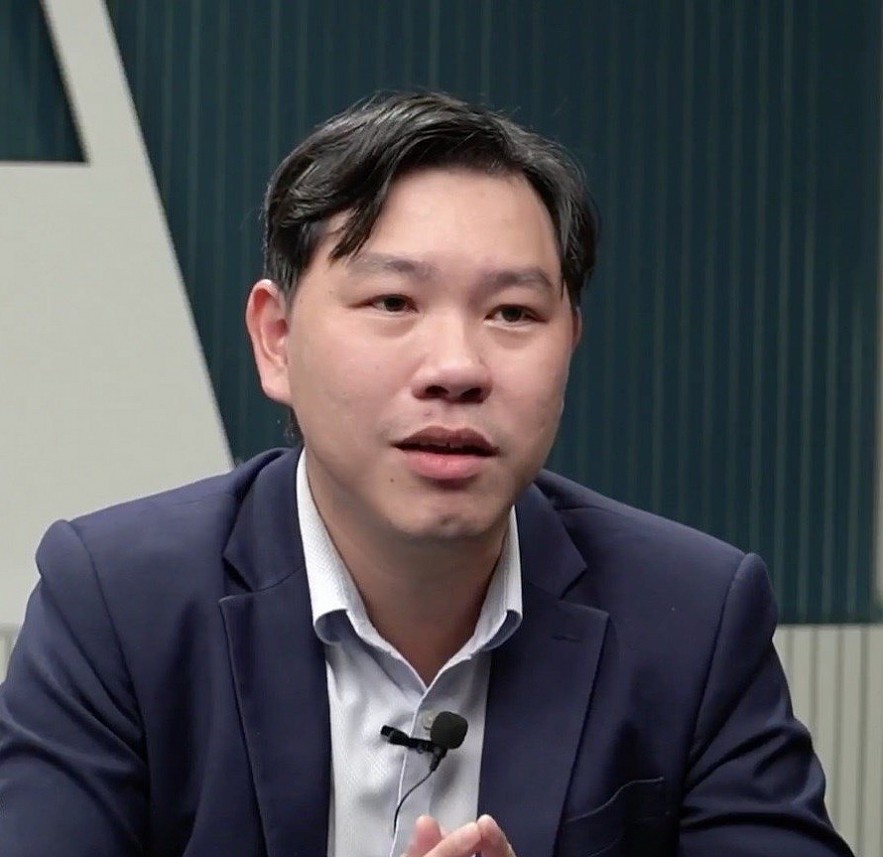 NIM dò đáy, áp lực lợi nhuận lộ diện đằng sau đà tăng tín dụng