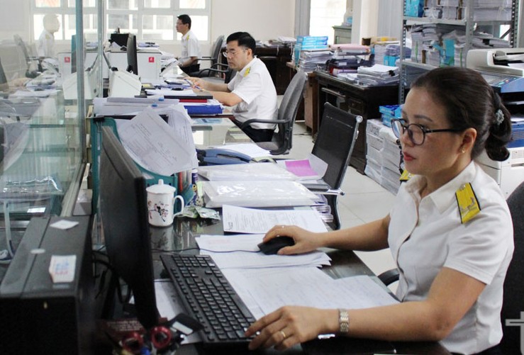 Tiếp tục miễn giảm, gia hạn thuế, phí, lệ phí, tiền thuê đất cho người dân, doanh nghiệp