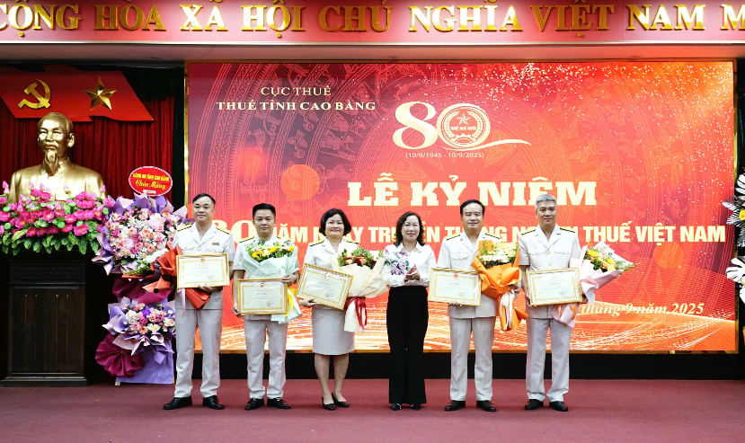 Thuế tỉnh Cao Bằng tổ chức lễ kỷ niệm 80 năm Ngày truyền thống ngành Thuế Việt Nam Thuế tỉnh Cao Bằng tổ chức lễ kỷ niệm 80 năm Ngày truyền thống ngành Thuế Việt Nam
