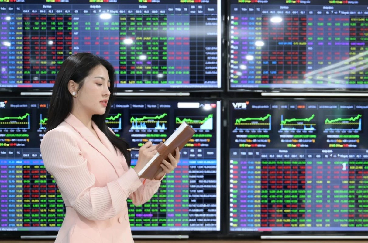 Chứng khoán ngày 29/10: Cổ phiếu ngân hàng giữ nhịp, VN-Index tiếp tục tăng điểm Chứng khoán ngày 29/10: Cổ phiếu ngân hàng giữ nhịp, VN-Index tiếp tục tăng điểm