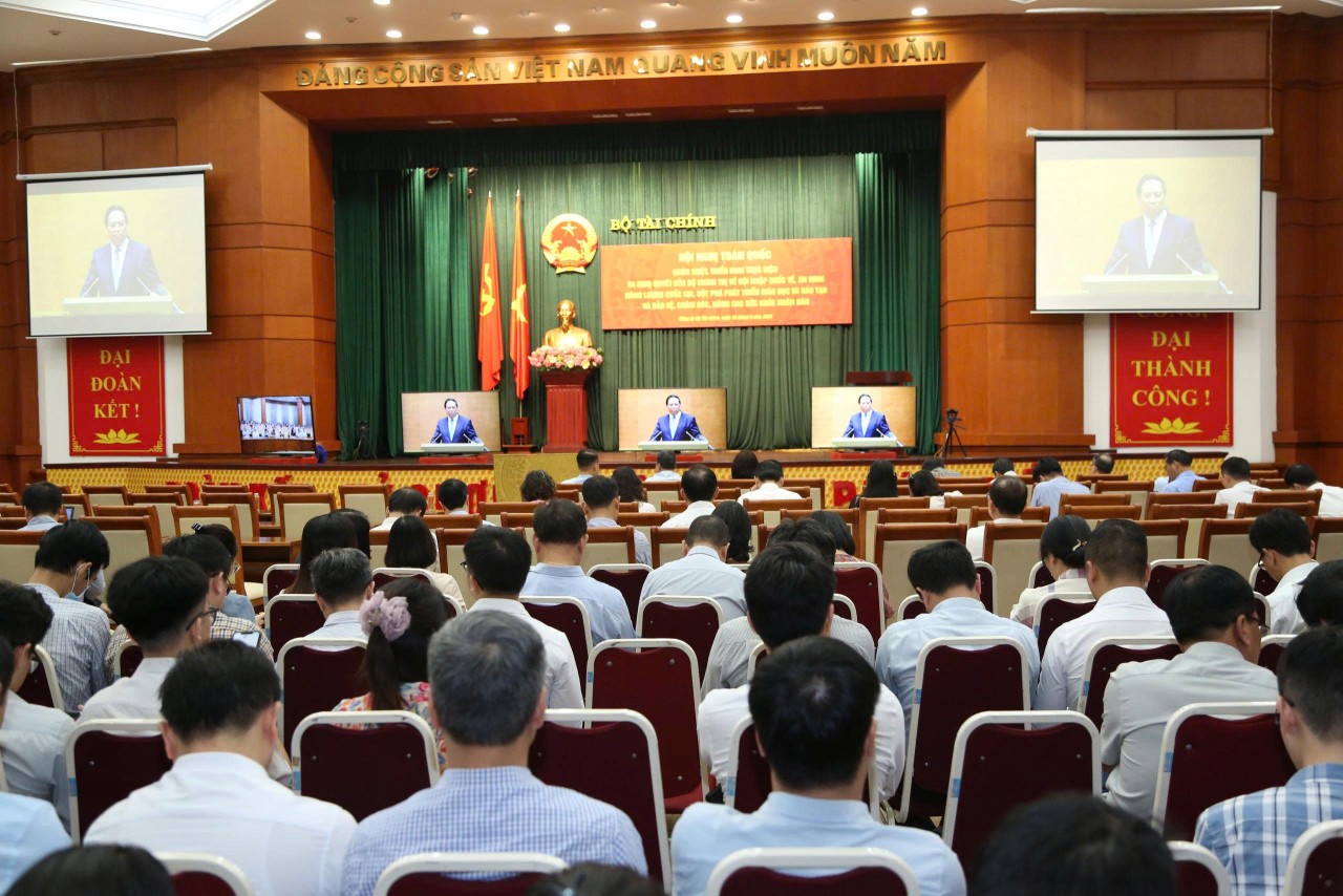 Bộ Tài chính quán triệt triển 4 nghị quyết của Bộ Chính trị
