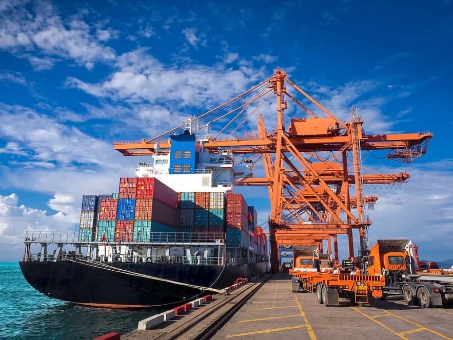 Fed hạ lãi suất: Cơ hội tăng trưởng nhưng áp lực vĩ mô lớn với Việt Nam