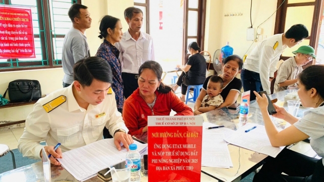 cong chuc thue lam viec xuyen trua de lam sach du lieu dat dai