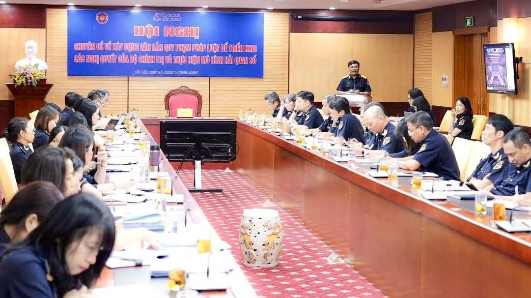 Cục Hải quan triển khai các nghị quyết của Bộ Chính trị và thực hiện mô hình hải quan số