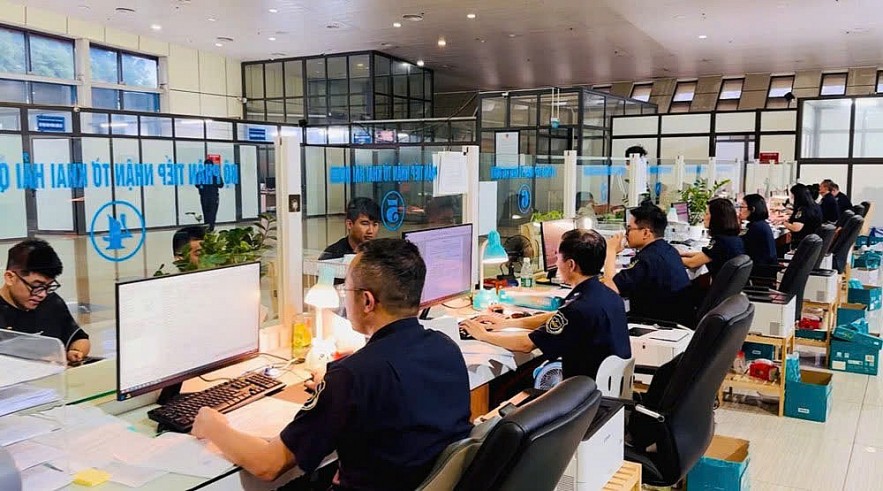 Hải quan khu vực VI: Đổi mới phương thức quản lý, thu ngân sách vượt dự toán Hải quan khu vực VI: Đổi mới phương thức quản lý, thu ngân sách vượt dự toán