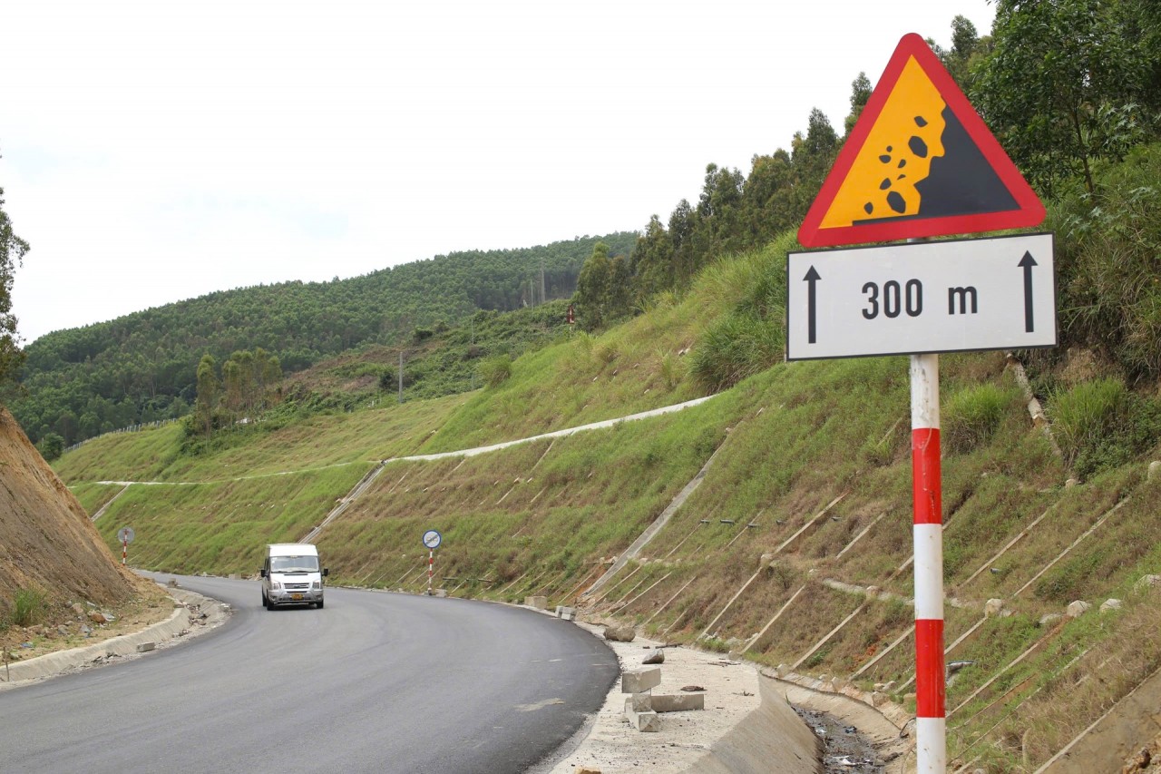 Đèo An Khê trên Quốc lộ 19 luôn gây khó khăn, tiềm ẩn nguy hiểm cho các phương tiện lưu thông qua.