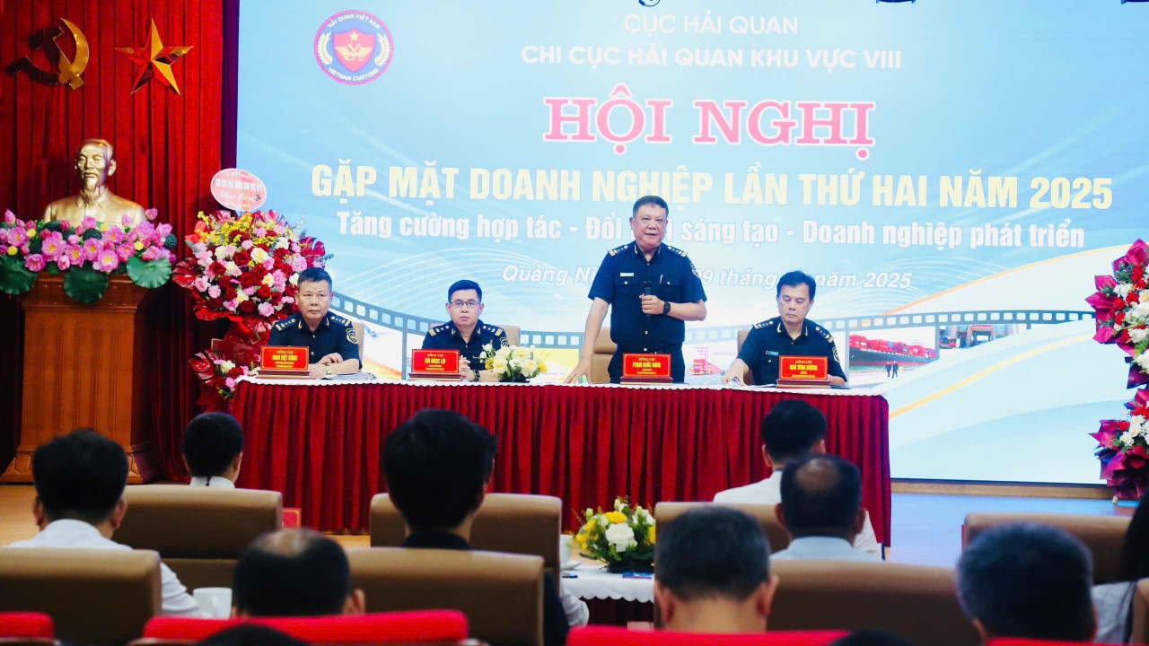 Chi cục Hải quan khu vực VIII tổ chức gặp mặt doanh nghiệp Chi cục Hải quan khu vực VIII tổ chức gặp mặt doanh nghiệp