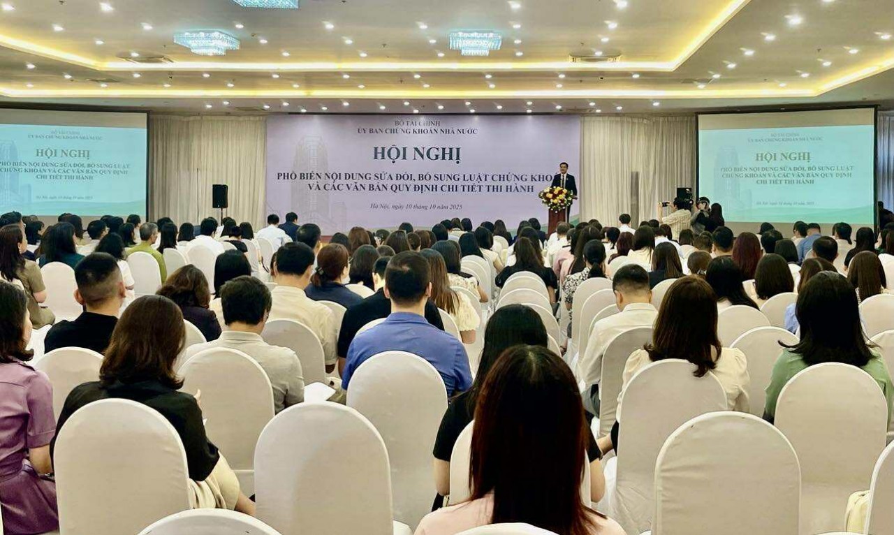 Hoàn thiện khung khổ pháp lý cho thị trường chứng khoán