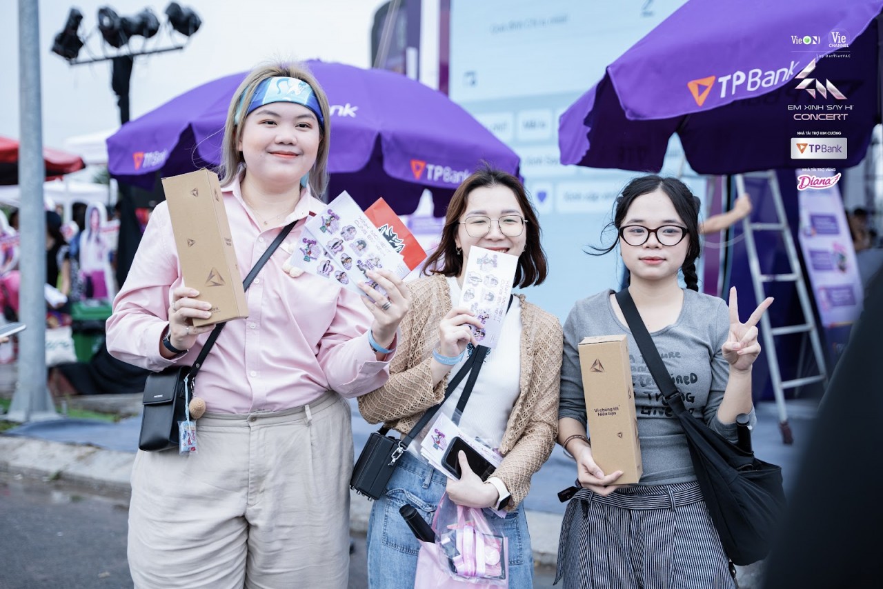 Hiểu fan Em Xinh “Say Hi” hết cỡ, TPBank “ghi điểm” tuyệt đối