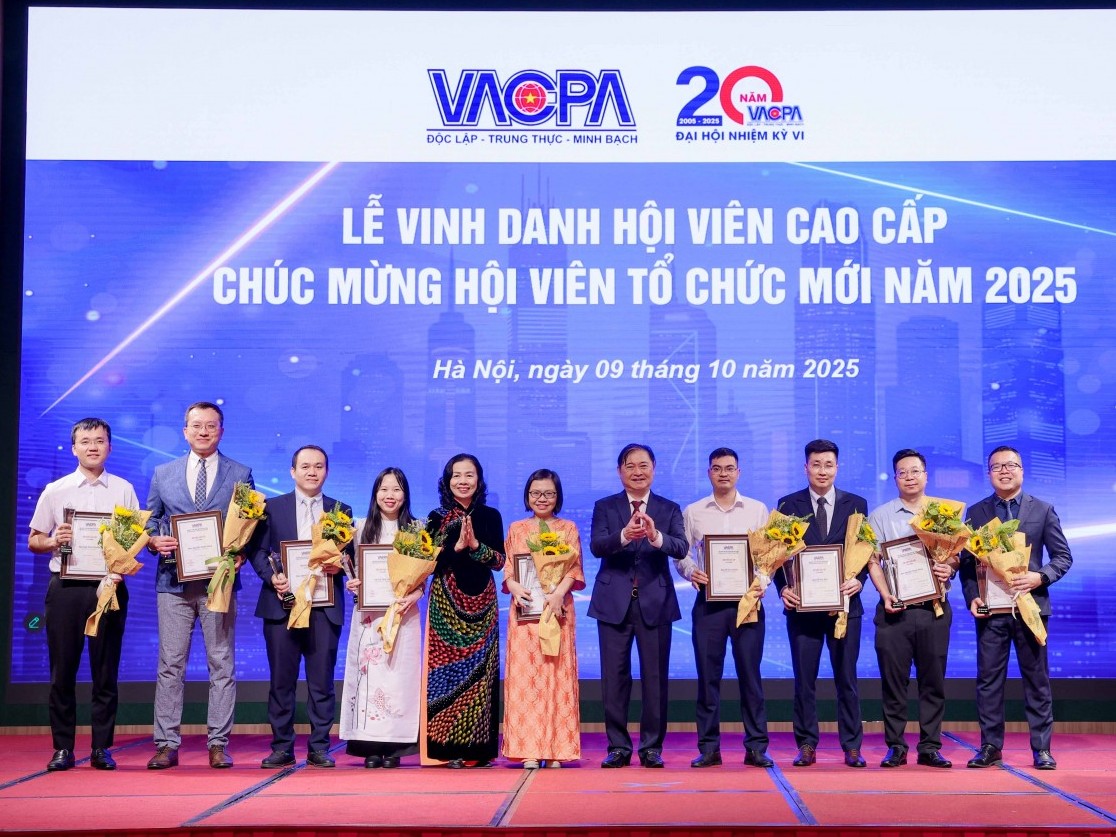 VACPA trao Giấy chứng nhận hội viên cao cấp và hội viên tổ chức mới gia nhập năm 2025