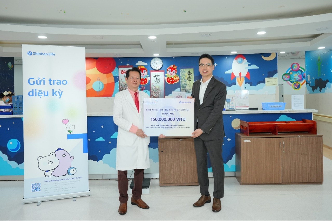 Shinhan Life Việt Nam tiếp tục đồng hành cùng bệnh nhi có hoàn cảnh khó khăn