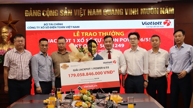 Nam giáo viên tại Đà Nẵng trúng Jackpot hơn 179 tỷ đồng