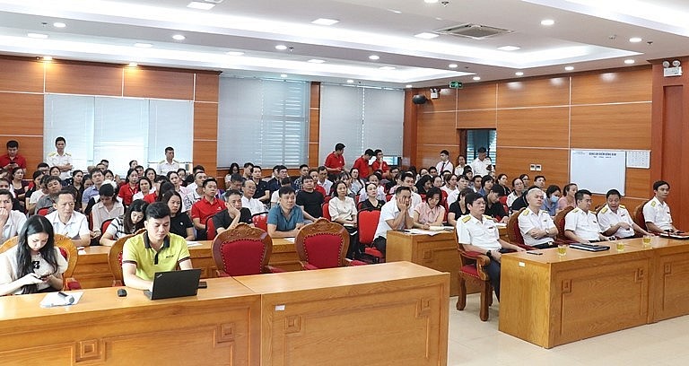 Thuế tỉnh Phú Thọ khẩn trương hỗ trợ hộ kinh doanh chuyển đổi sang kê khai, nộp thuế Thuế tỉnh Phú Thọ khẩn trương hỗ trợ hộ kinh doanh chuyển đổi sang kê khai, nộp thuế