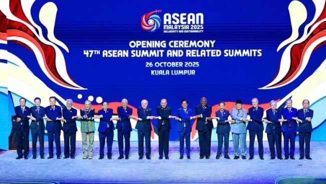 Thủ tướng dự khai mạc Hội nghị cấp cao ASEAN với "dấu mốc lịch sử"