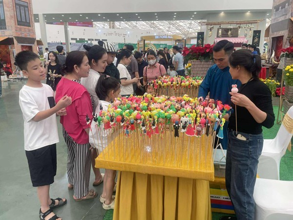 Hàng loạt sự kiện hấp dẫn trong đầu tiên của Hội chợ Mùa Thu Hàng loạt sự kiện hấp dẫn trong đầu tiên của Hội chợ Mùa Thu