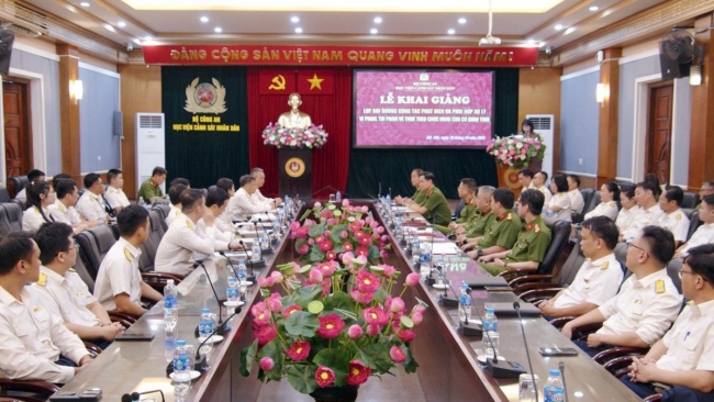 Nâng cao năng lực đấu tranh phòng, chống vi phạm pháp luật về thuế cho công chức thuế