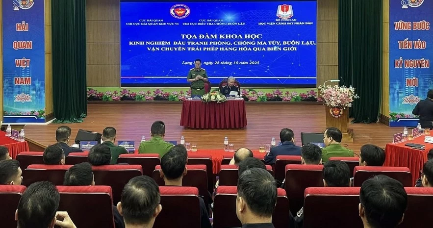 undefined Trao đổi kinh nghiệm đấu tranh chống ma tuý, buôn lậu qua biên giới Lạng Sơn