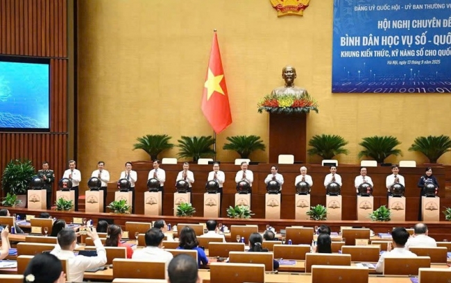 Bài 3 Quốc hội số: Nỗ lực đổi mới  để phục vụ Nhân dân