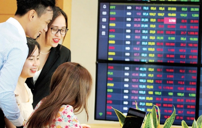 thi truong chung khoan viet nam don dien mao moi tu song nang hang