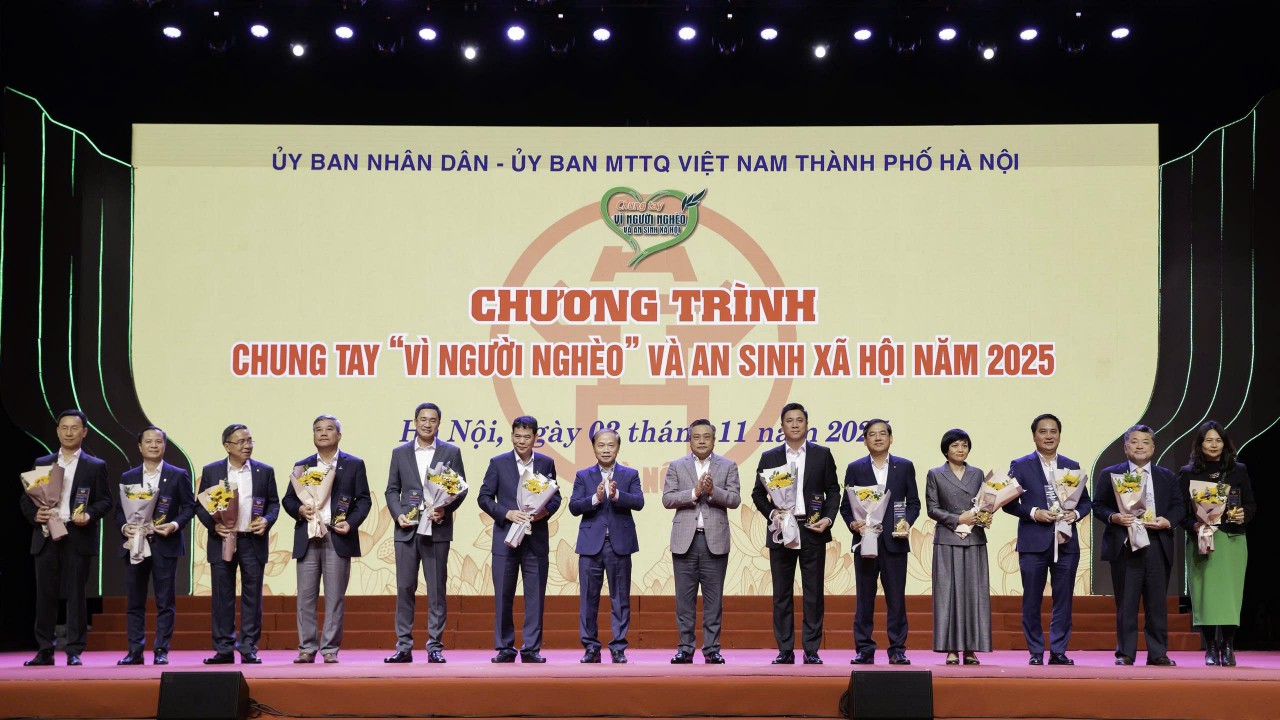 Agribank ủng hộ 10 tỷ đồng chung tay “Vì người nghèo” và an sinh xã hội thành phố Hà Nội Agribank ủng hộ 10 tỷ đồng chung tay “Vì người nghèo” và an sinh xã hội thành phố Hà Nội