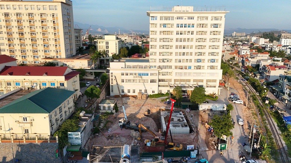 Dự án mở rộng Bệnh viện Bãi Cháy được UBND tỉnh Quảng Ninh phê duyệt với tổng mức kinh phí đầu tư 210 tỷ đồng từ ngân sách tỉnh