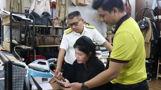 Thuế tỉnh Phú Thọ triển khai “đi từng ngõ, gõ từng hộ” hỗ trợ hộ kinh doanh chuyển sang phương pháp kê khai