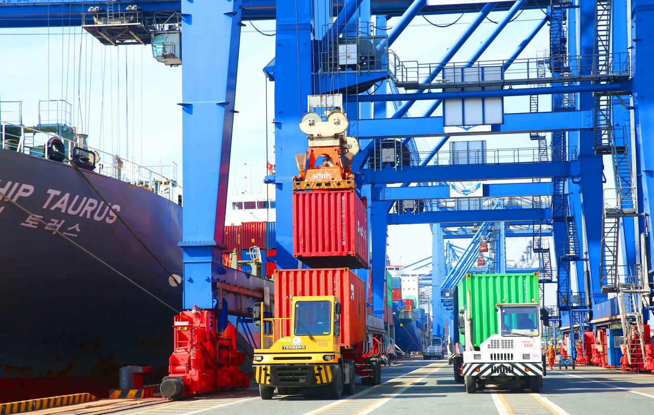 Hoàn thành cao nhất các chỉ tiêu phát triển kinh tế - xã hội năm 2025 Hoàn thành cao nhất các chỉ tiêu phát triển kinh tế - xã hội năm 2025