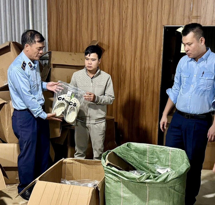Quảng Ninh: Phát hiện xử lý lượng lớn hàng giả và thực phẩm chức năng nhập lậu