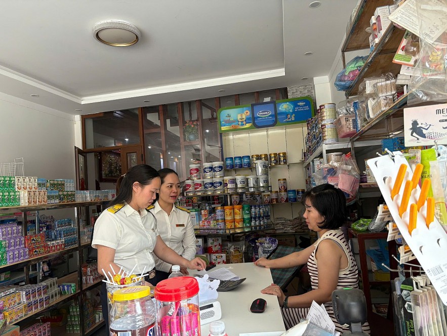 Thuế tỉnh Điện Biên triển khai 30 ngày cao điểm chuyển đổi từ thuế khoán sang kê khai với hộ kinh doanh Thuế tỉnh Điện Biên triển khai 30 ngày cao điểm chuyển đổi từ thuế khoán sang kê khai với hộ kinh doanh