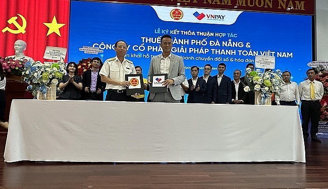 Thuế TP. Đà Nẵng hợp tác với các nhà cung cấp giải pháp hỗ trợ hộ kinh doanh chuyển sang kê khai thuế Thuế TP. Đà Nẵng hợp tác với các nhà cung cấp giải pháp hỗ trợ hộ kinh doanh chuyển sang kê khai thuế