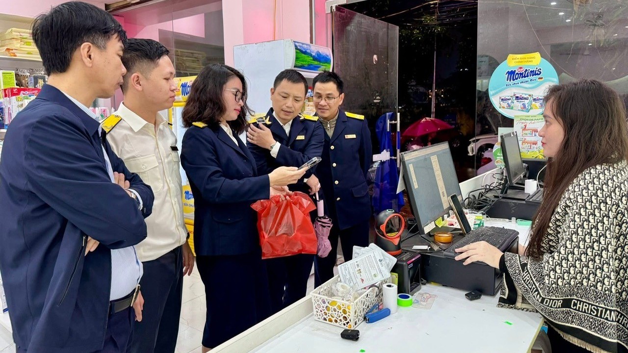 Ngành Thuế mong các hiệp hội ngành nghề, đại lý thuế chung tay hỗ trợ hộ kinh doanh chuyển sang kê khai