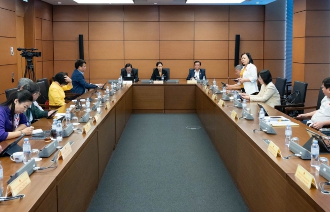 Tính toán kỹ quy định ưu tiên bố trí trụ sở dôi dư cho y tế, giáo dục