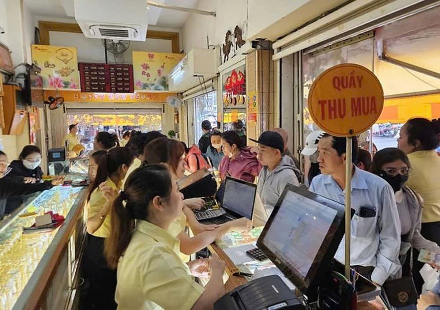 Gỡ nguồn cung sau 13 năm, tính chuyện nhập khẩu và lập sàn vàng quốc gia Gỡ nguồn cung sau 13 năm, tính chuyện nhập khẩu và lập sàn vàng quốc gia