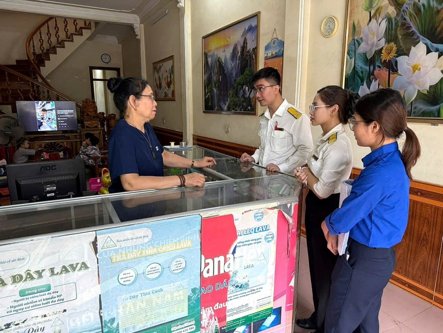 Đoàn Thanh niên Thuế tỉnh Điện Biên ra quân 30 ngày cao điểm chuyển đổi hộ kinh doanh sang kê khai thuế