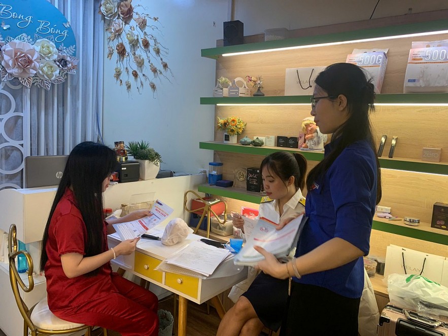 Đoàn Thanh niên Thuế tỉnh Điện Biên ra quân 30 ngày cao điểm chuyển đổi hộ kinh doanh sang kê khai thuế