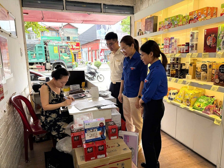 Đoàn Thanh niên Thuế tỉnh Điện Biên ra quân 30 ngày cao điểm chuyển đổi hộ kinh doanh sang kê khai thuế Đoàn Thanh niên Thuế tỉnh Điện Biên ra quân 30 ngày cao điểm chuyển đổi hộ kinh doanh sang kê khai thuế