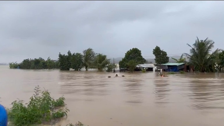 Hỗ trợ khẩn cấp 700 tỷ đồng cho 4 tỉnh Khánh Hòa, Lâm Đồng, Gia Lai, Đắk Lắk khắc phục mưa lũ