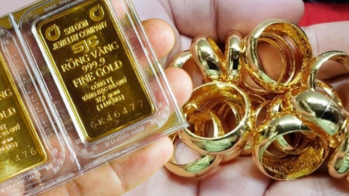 Giá vàng hôm nay (8/12): vàng miếng, vàng nhẫn neo ở mức cao