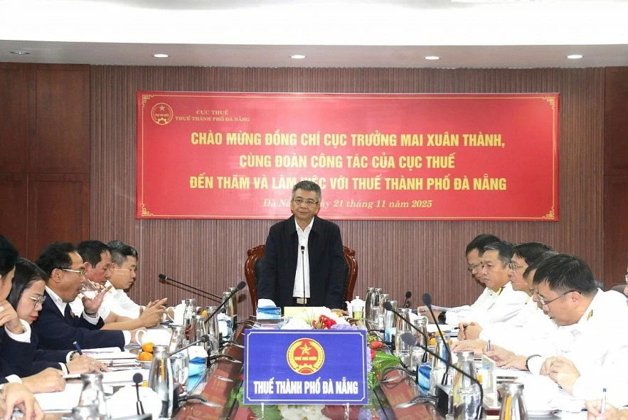 Cục trưởng Mai Xuân Thành biểu dương những nỗ lực của cán bộ, công chức Thuế TP. Đà Nẵng Cục trưởng Mai Xuân Thành biểu dương những nỗ lực của cán bộ, công chức Thuế TP. Đà Nẵng