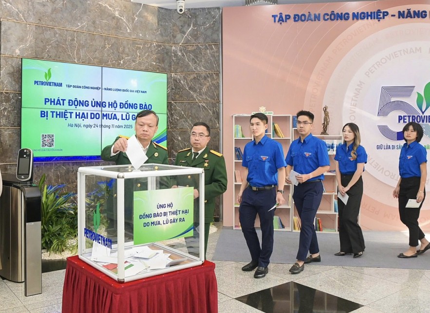 Chủ tịch HĐTV Petrovietnam Lê Mạnh Hùng phát động ủng hộ đồng bào chịu ảnh hưởng bởi thiên tai